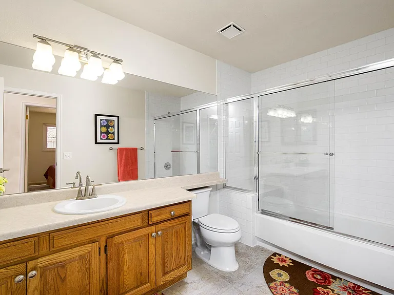 146 Luxury Ln — Photo 24