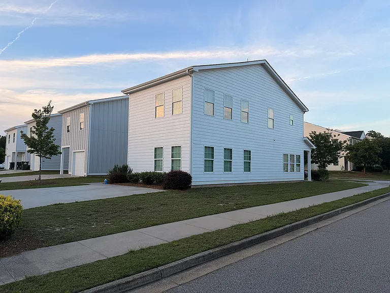 221 Morgan Dr — Photo 8