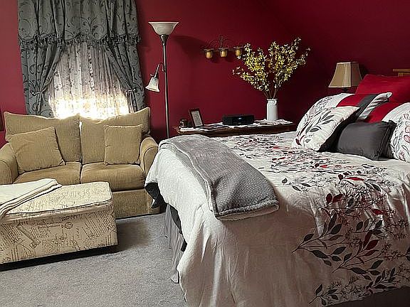 larger upstairs bedroom