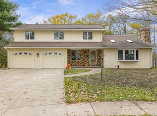 302 Greenhurst Dr, Erie, PA