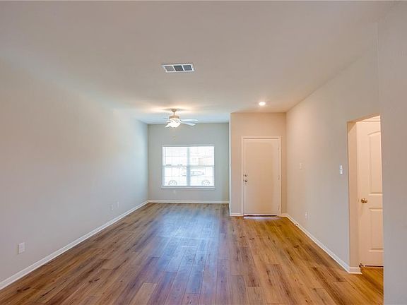 4th image of 108 Capital Hill Vw