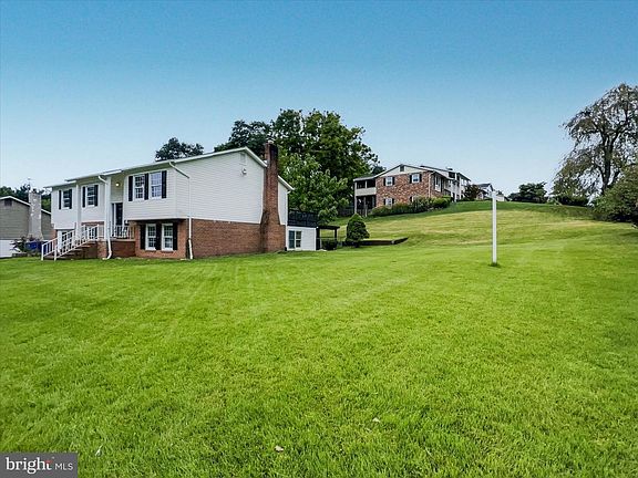2nd image of 2618 Jonathan Rd