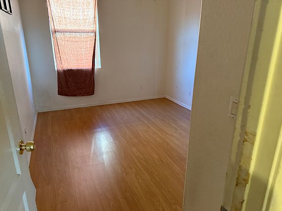 4th image of 7146 S 68th Gln