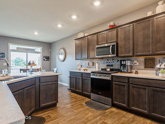 5th image of 1413 E Finch Ct