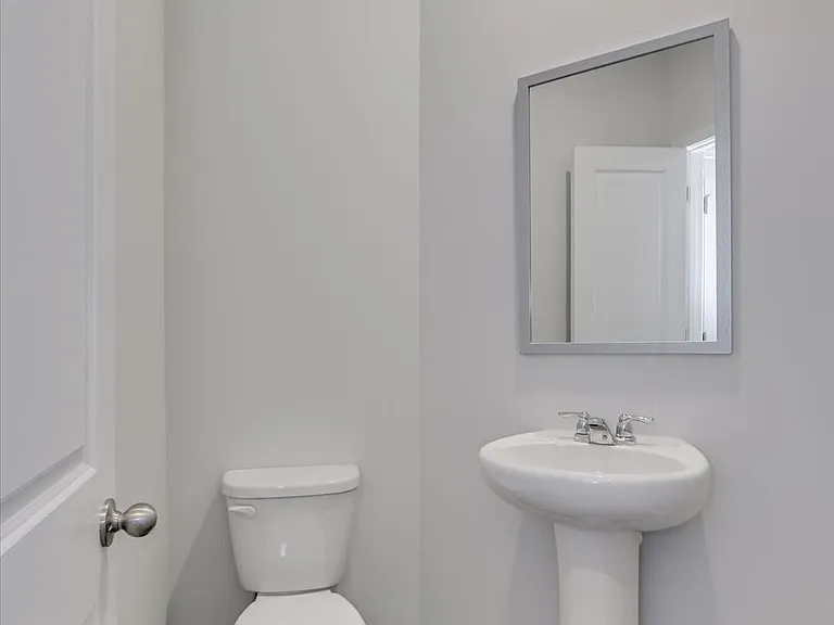 811 Grovebury Ct — Photo 13
