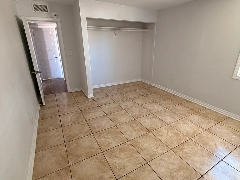 915 W 14th Ave — Photo 13
