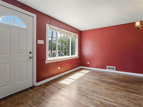 5th image of 423 Vogel Dr
