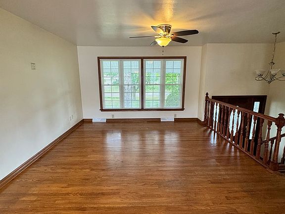5th image of 5001 Sampson Dr