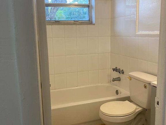 5th image of 140-240 NW 40th St #224