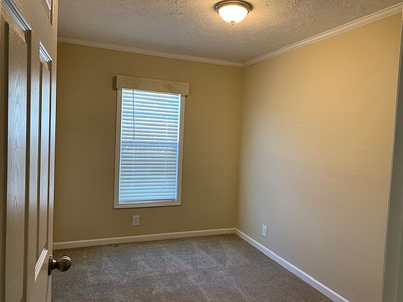5th image of 115 Hillcrest Ave