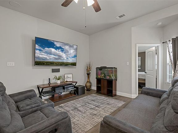 3rd image of 2101 Danibelle Dr
