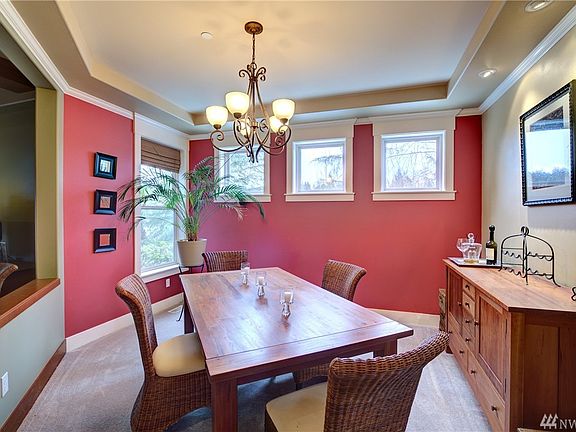 5th image of 829 235th Ave NE