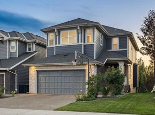 117 W Grove Point SW, Calgary, AB T3H1V3
