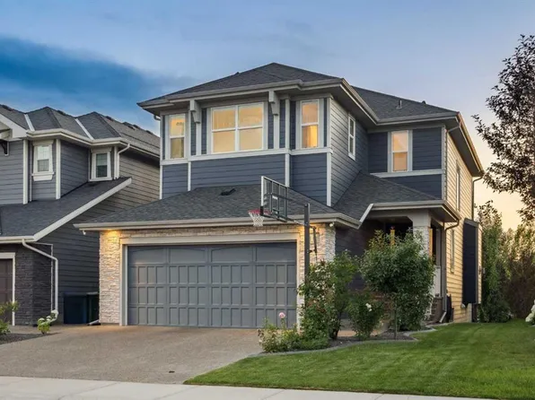 117 W Grove Point SW, Calgary, AB T3H 1V3