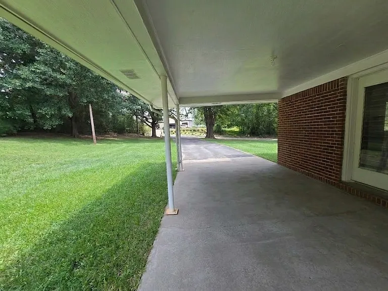 Thunder Rd — Photo 17