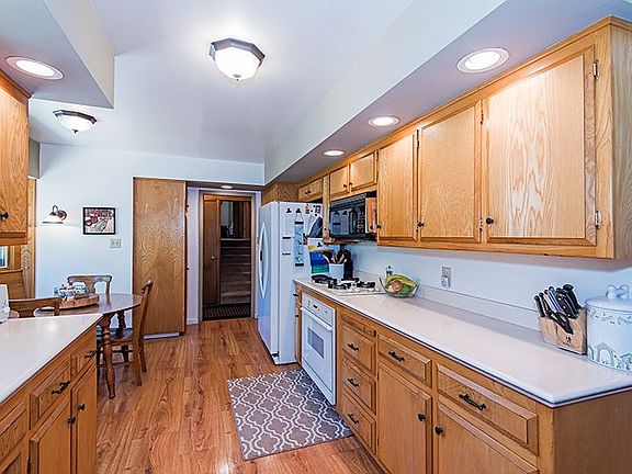 4th image of 183 Lakewood Ln