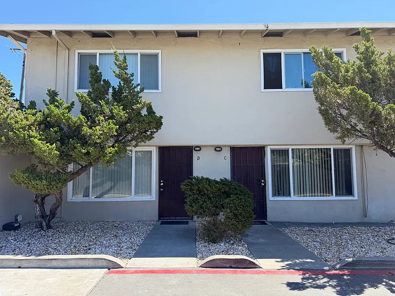 1218 Dana Dr #D — Photo 1