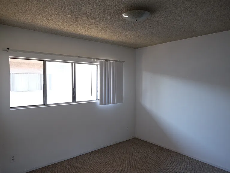 Tilden Apartments — Photo 31