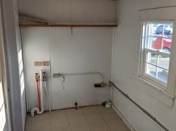 417 S Broadway St, Pittsburg, KS 66762