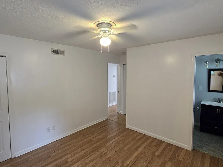 1323 Easy Ln — Photo 8
