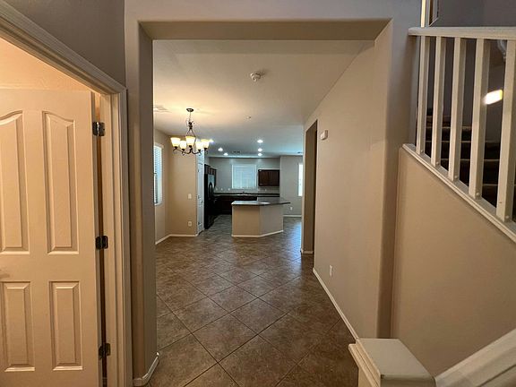 4th image of 3239 E Virgil Dr
