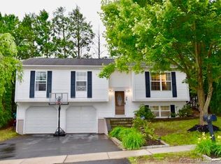 36 Falcon Ln, Meriden, CT 06451