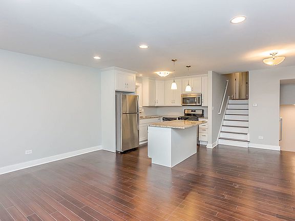3rd image of 1159 W 112th St