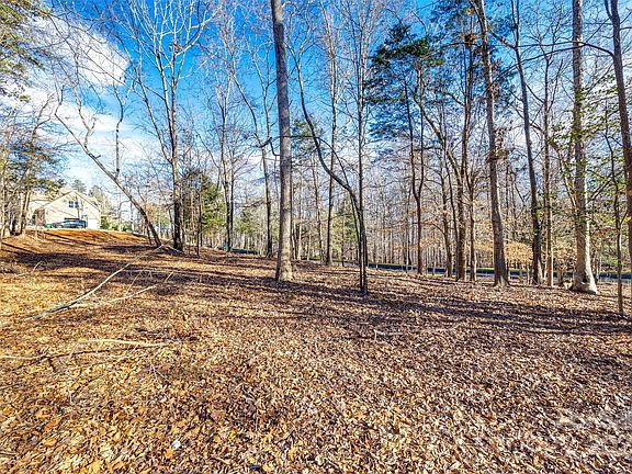 5th image of 8113 Bay View Ln