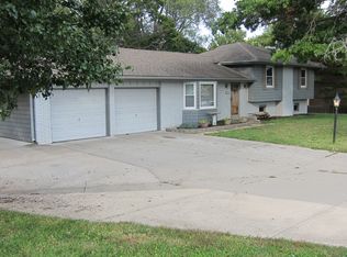 13824 W 63rd St, Shawnee, KS 66216