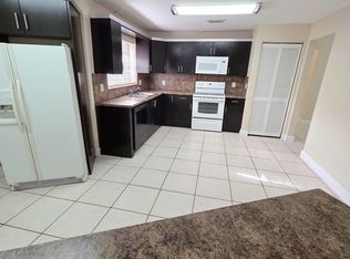10390 NW 36th St, Coral Springs, FL 33065