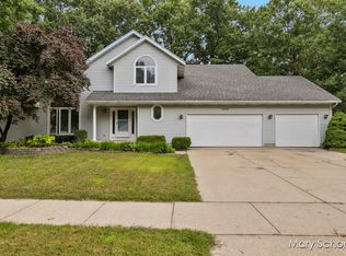 2509 Omega Dr NE, Grand Rapids, MI 49525