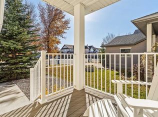 42 SE Drake Landing Dr, Okotoks, AB T1S0B9