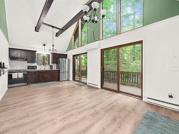 4th image of 103 Lollipop Ln