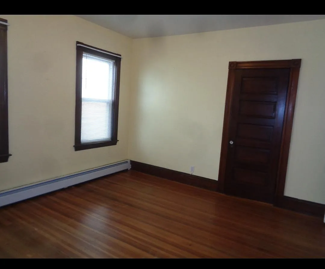2 bed, 1000 sqft, $2,650 — Photo 2