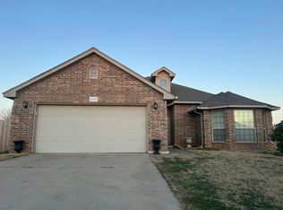 2400 Rookhaven Ln, Yukon, OK 73099