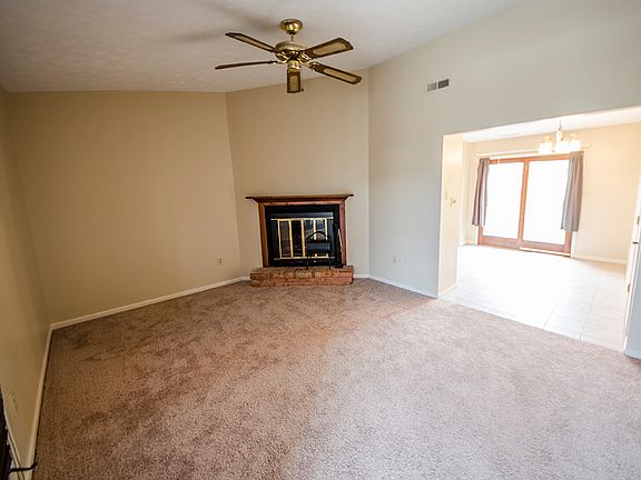 3rd image of 1268 Hollowbrook Dr