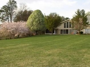 715 Waldroup Rd, Hiawassee, GA 30546