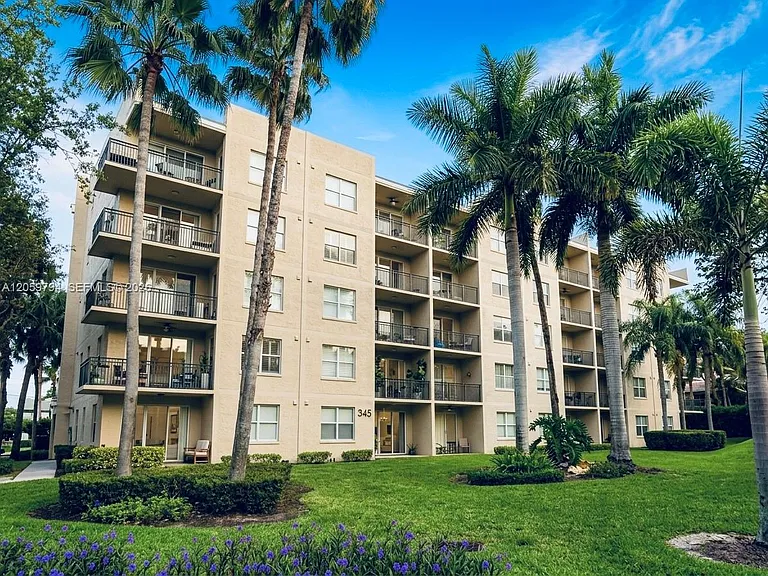 26 Royal Palm Way #201 — Photo 29