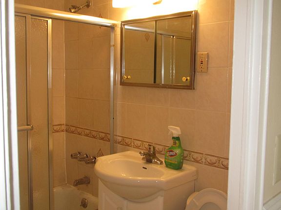 4th image of 275 Prospect St APT 4L