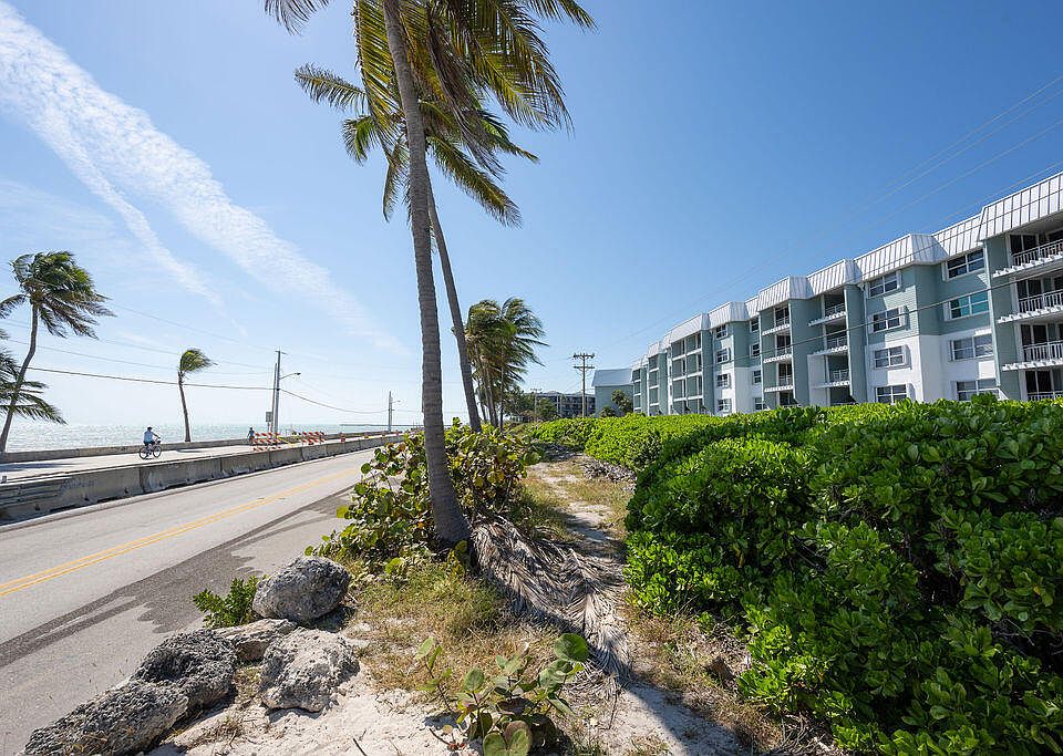 1st image of 1901 S Roosevelt Blvd APT 407N