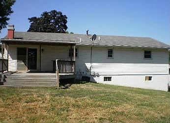 2nd image of 2804 Holiday Ln