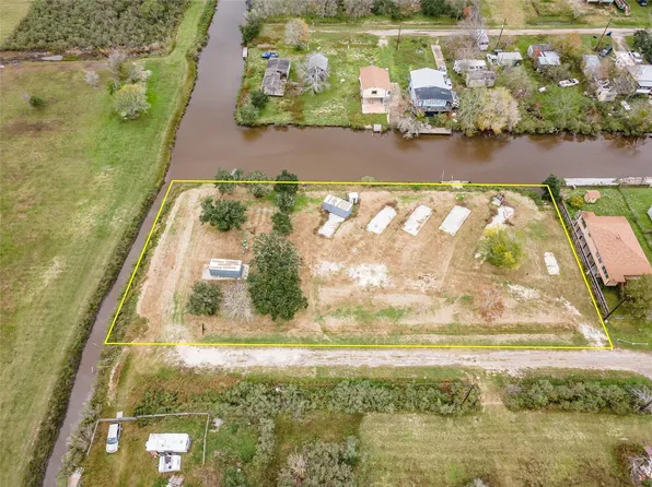 3519 Bastrop St, Angleton, TX 77515