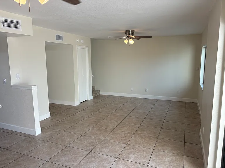 819 E Redondo Dr — Photo 20