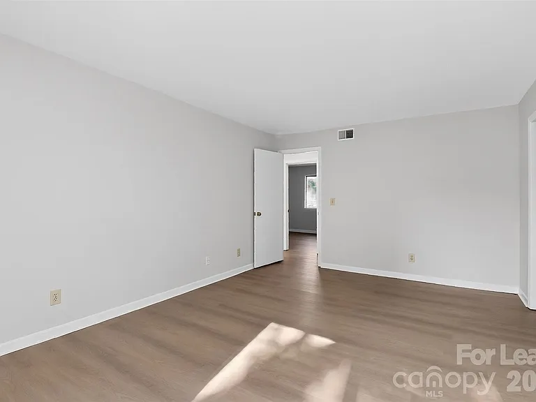 11029 Harrowfield Rd — Photo 19