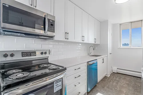 20 Graydon Hall Dr Photo 1