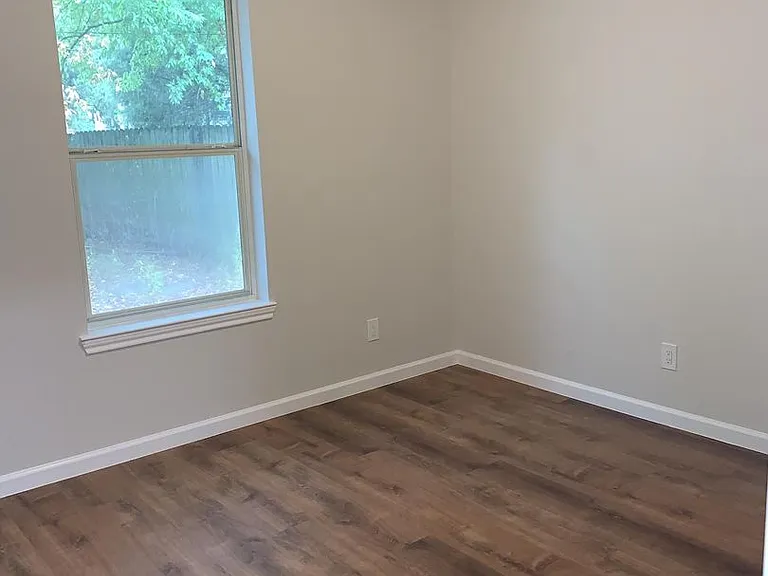 120 Plumthicket Ln — Photo 16