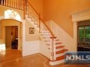 3 Hanlon Rd, Caldwell, NJ 07006