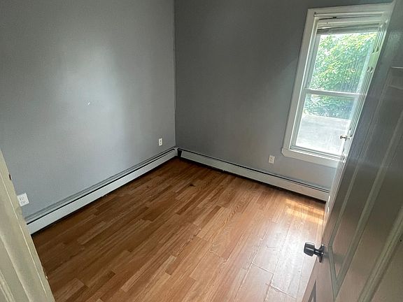 2nd image of 514 Hawthorne Ave #2A