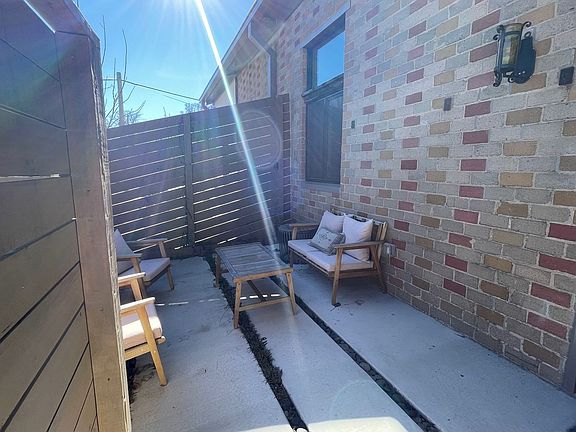3rd image of 1020 E 6th St #2