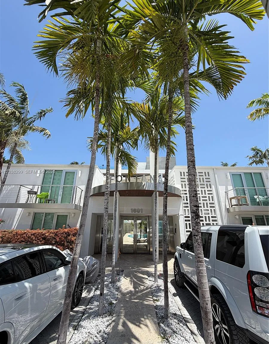 Fontana Condo — Photo 3